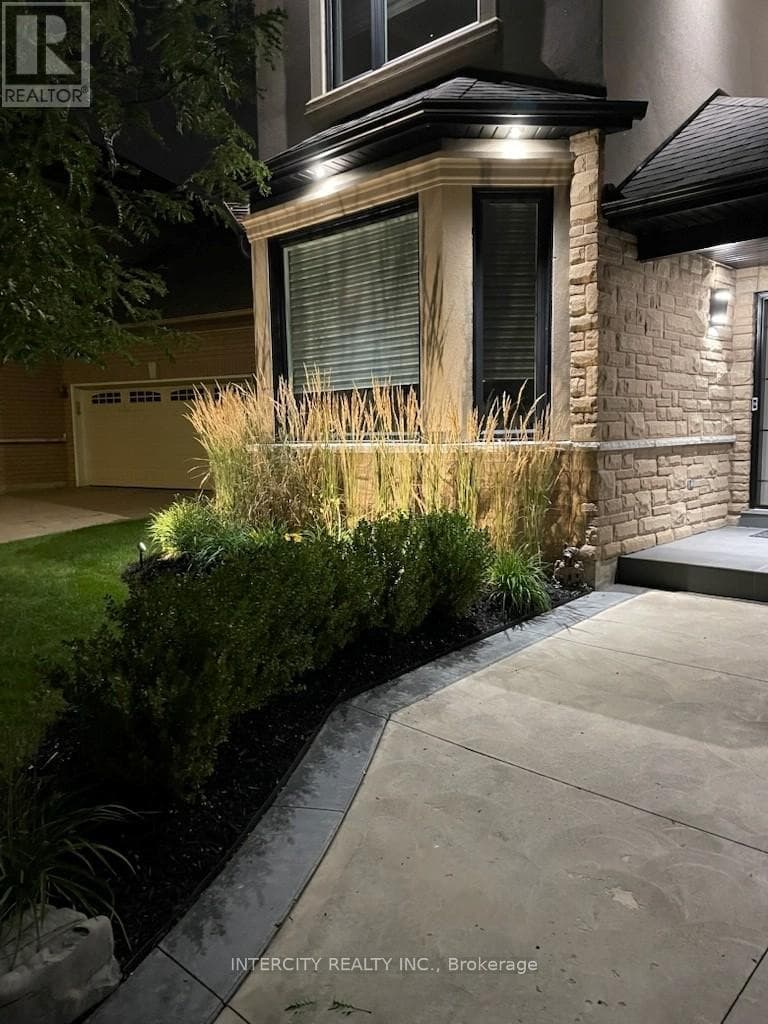 61 WOODLAND TRAIL COURT photo 3