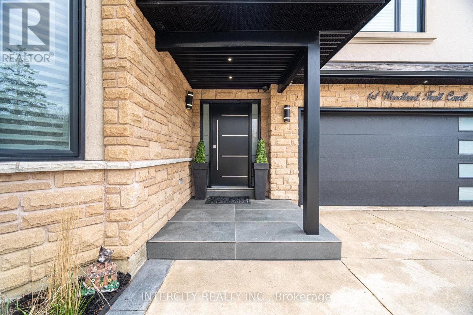 61 WOODLAND TRAIL COURT photo 4