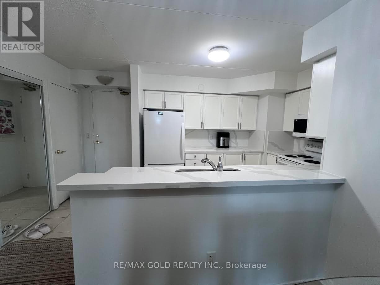 213 - 25 VIA ROSEDALE WAY photo 5