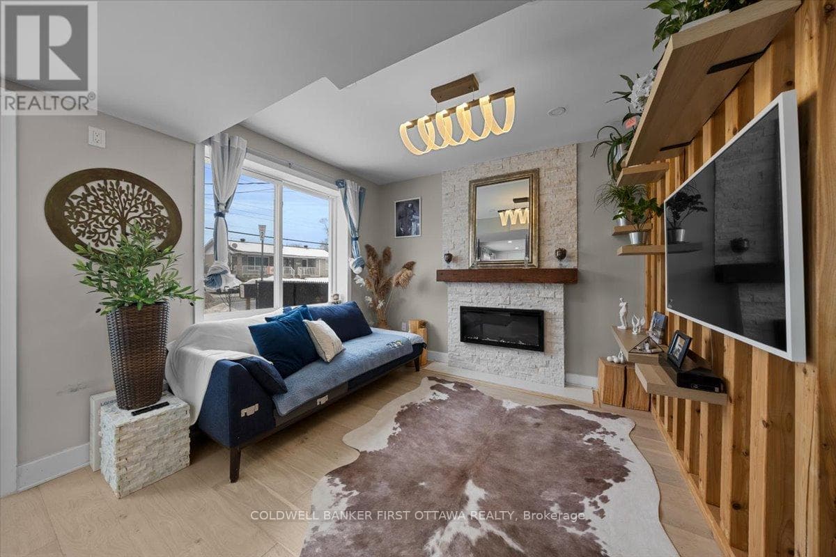 2234 LAVAL STREET photo 2