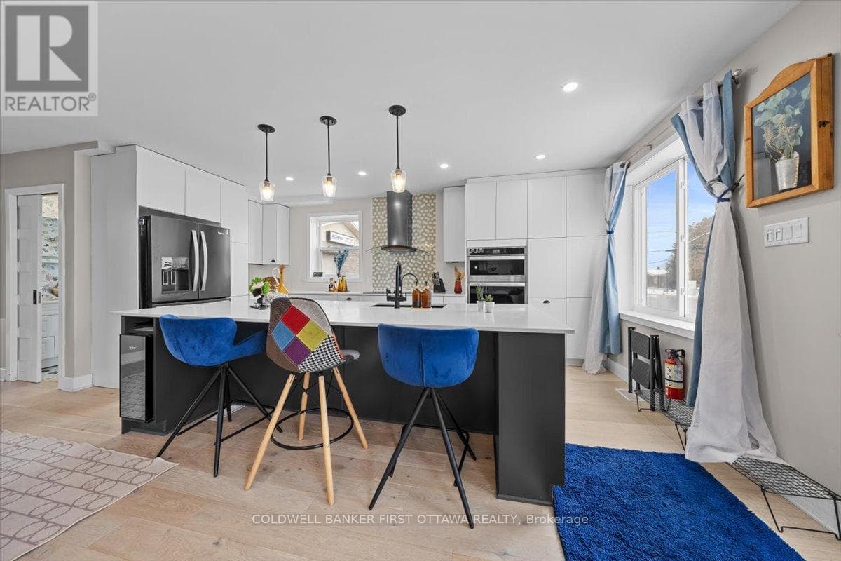 2234 LAVAL STREET photo 4