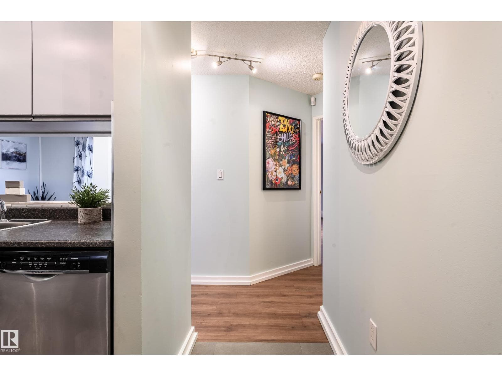 #237 10636 120 ST NW photo 2