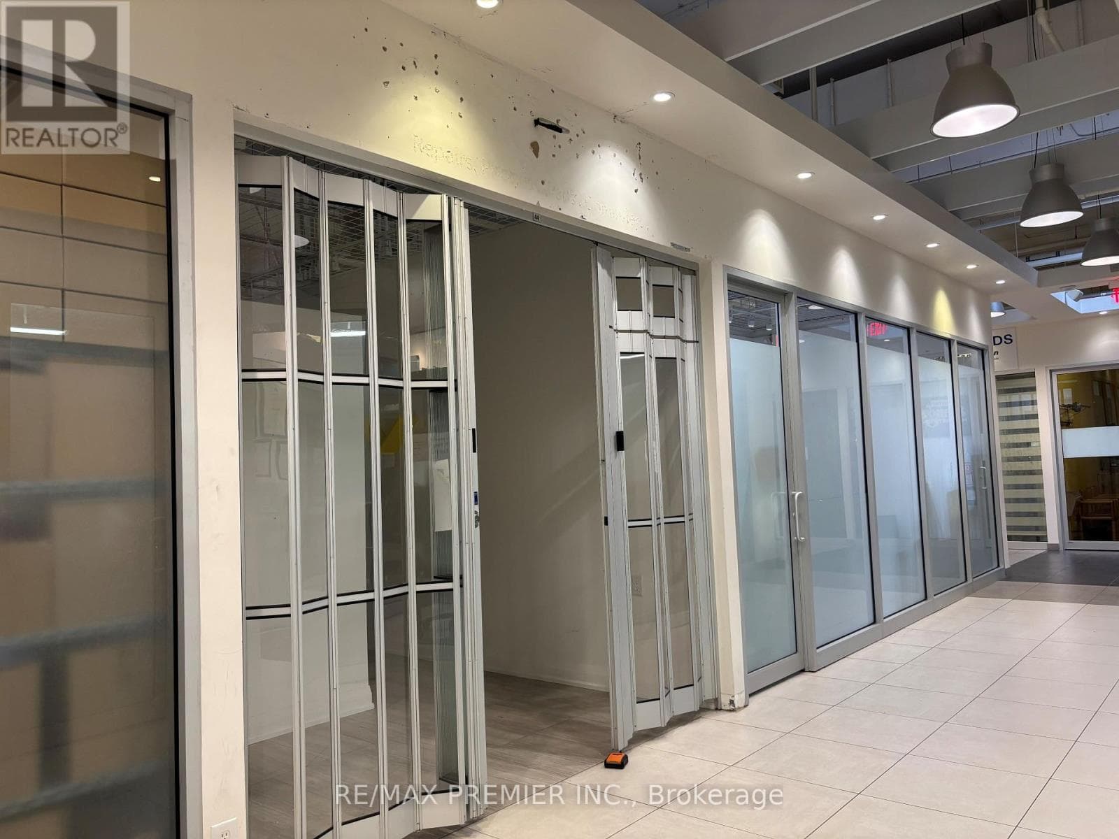 44 - 7181 YONGE STREET photo 4
