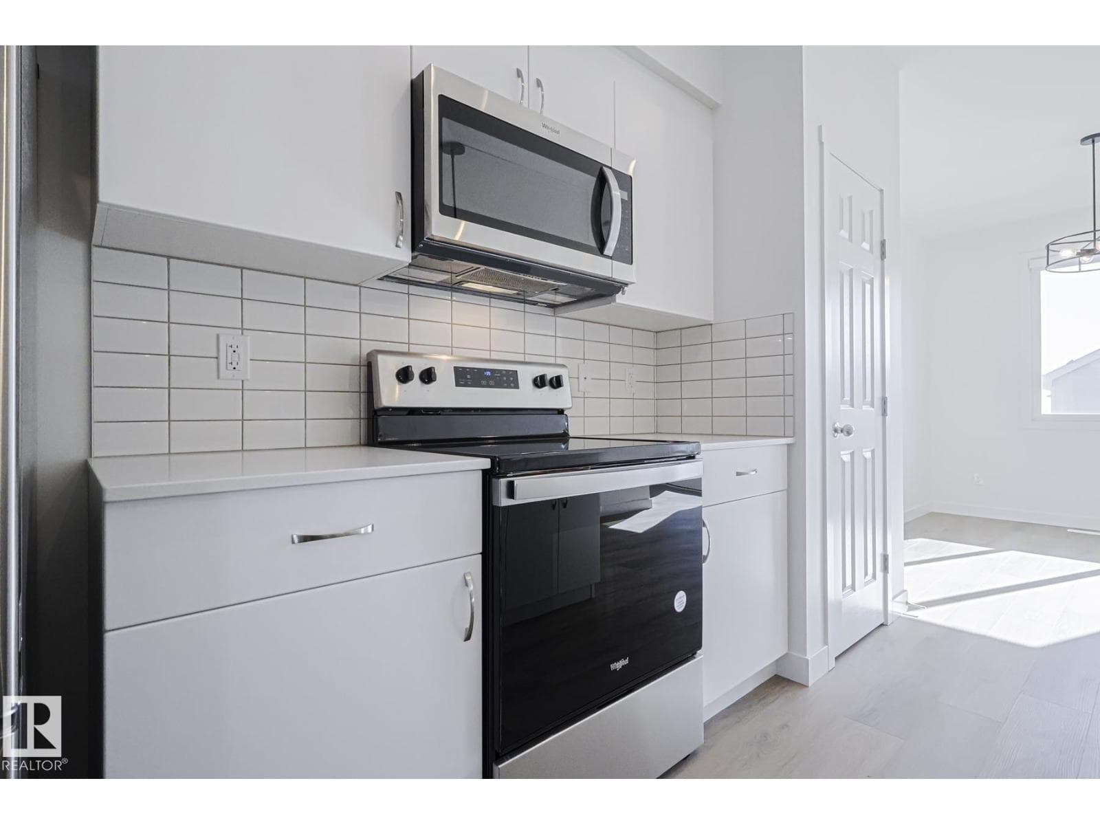 6343 KING WD SW photo 4