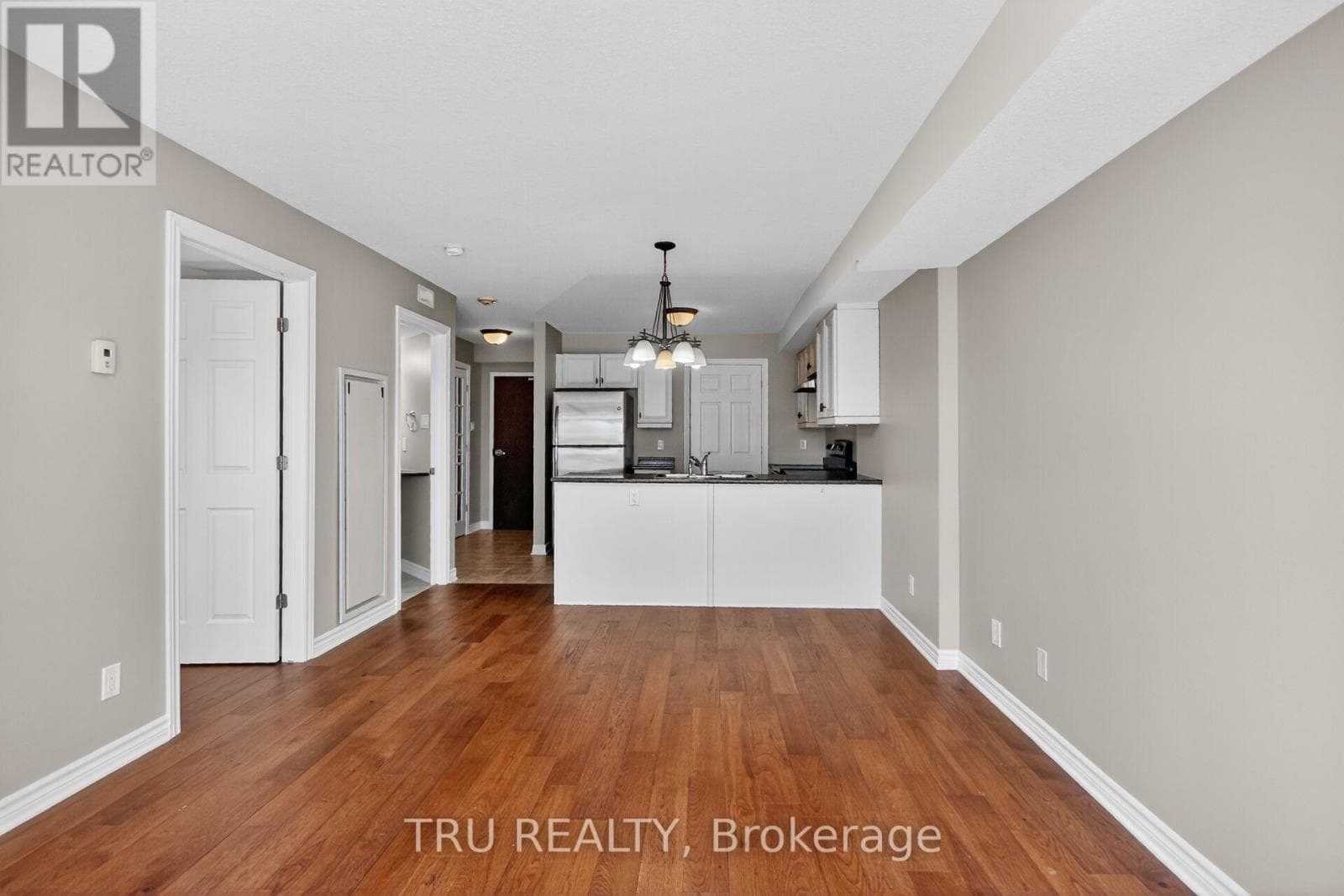 113 - 398 VAN BUREN STREET photo 5