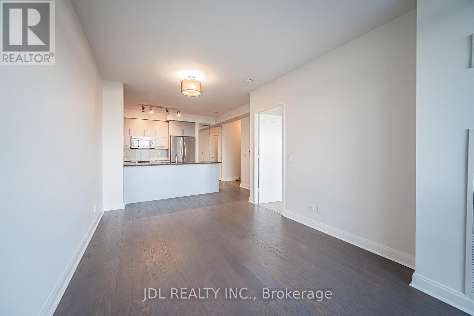 806 - 825 CHURCH STREET N photo 5