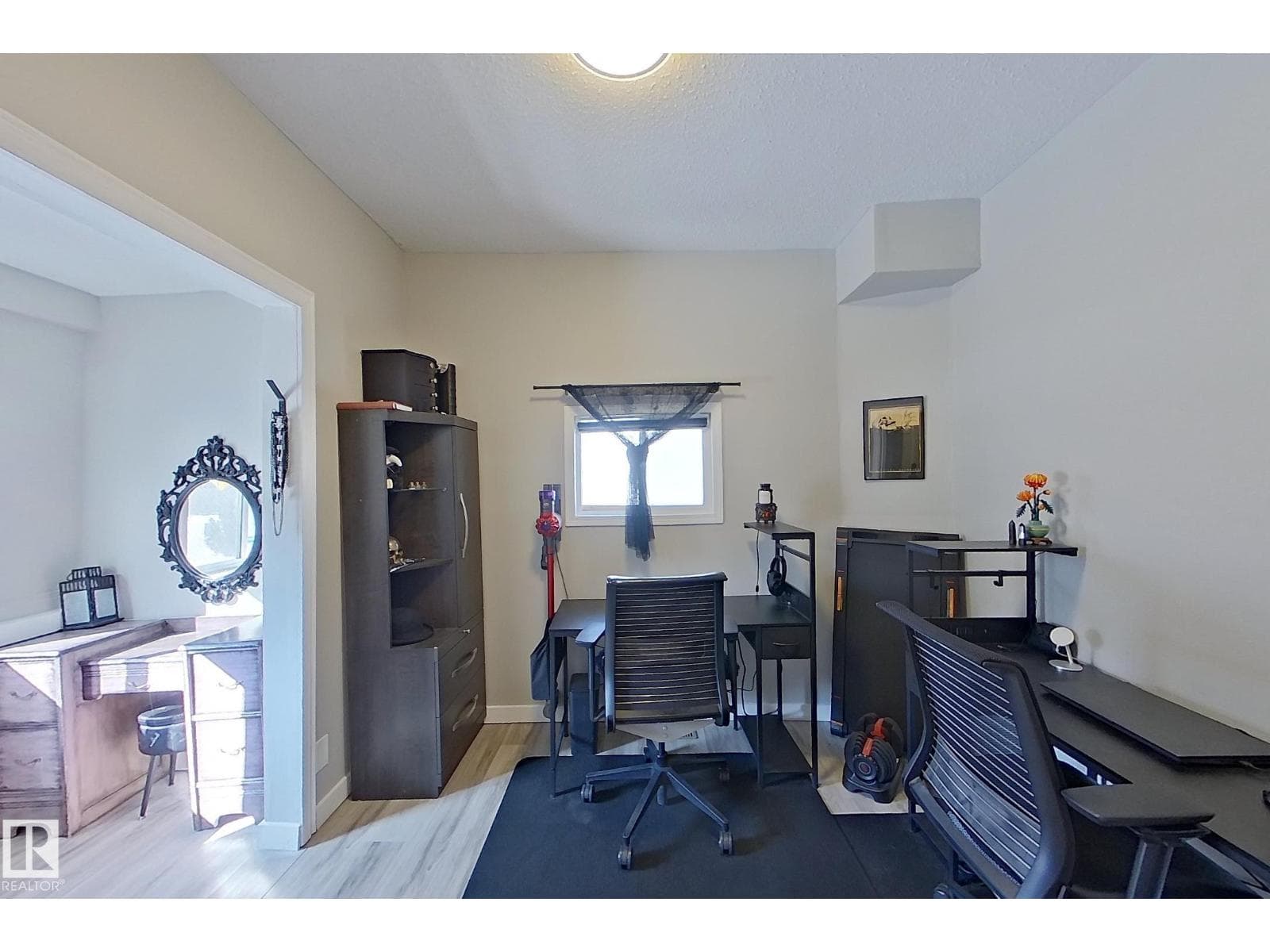 9328 106A AV NW photo 2
