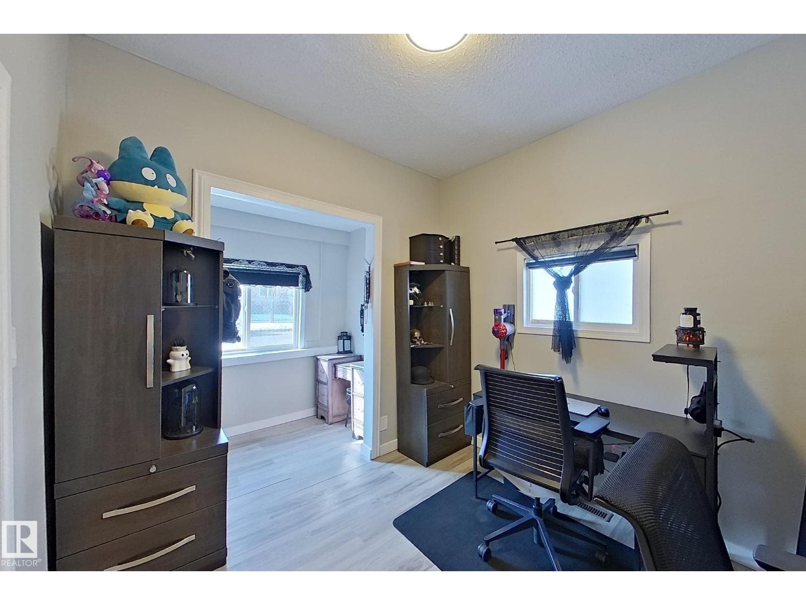 9328 106A AV NW photo 3