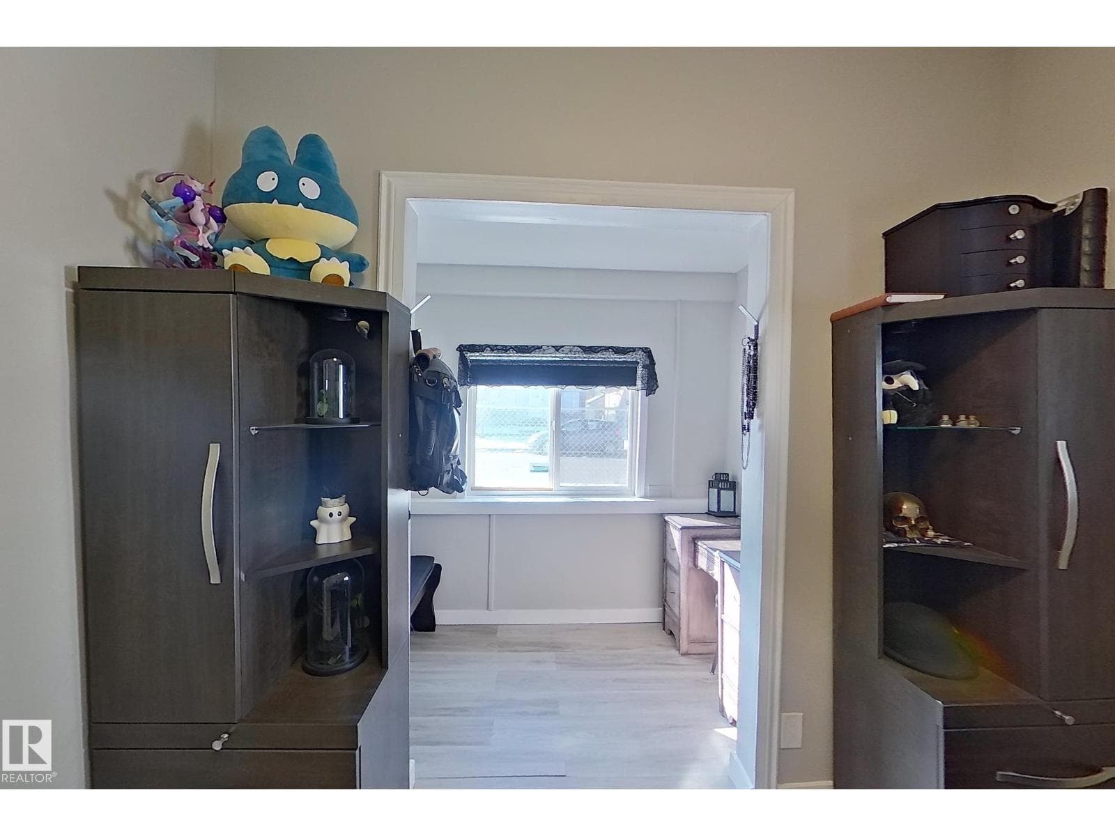 9328 106A AV NW photo 5
