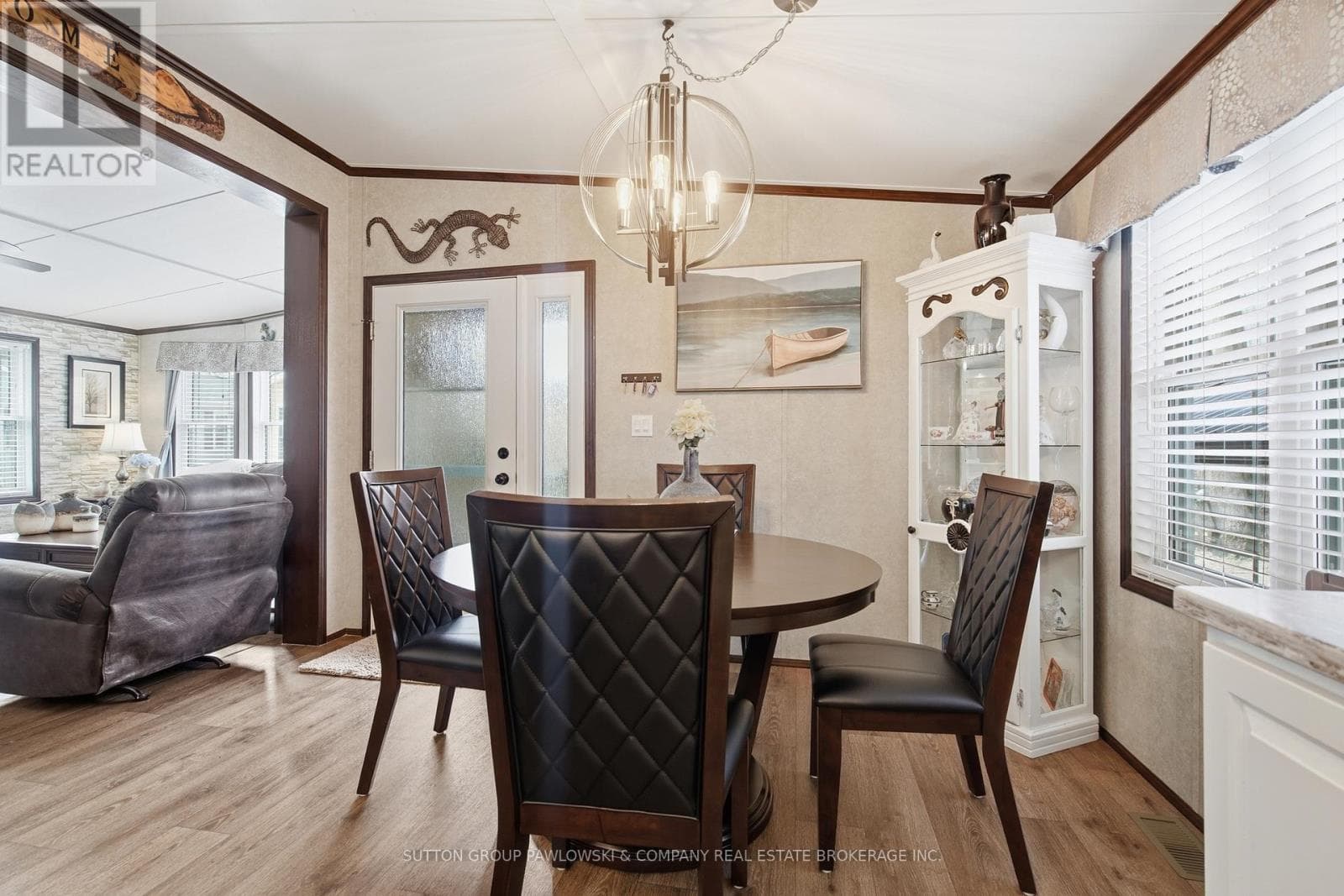142 - 22790 AMIENS ROAD photo 4