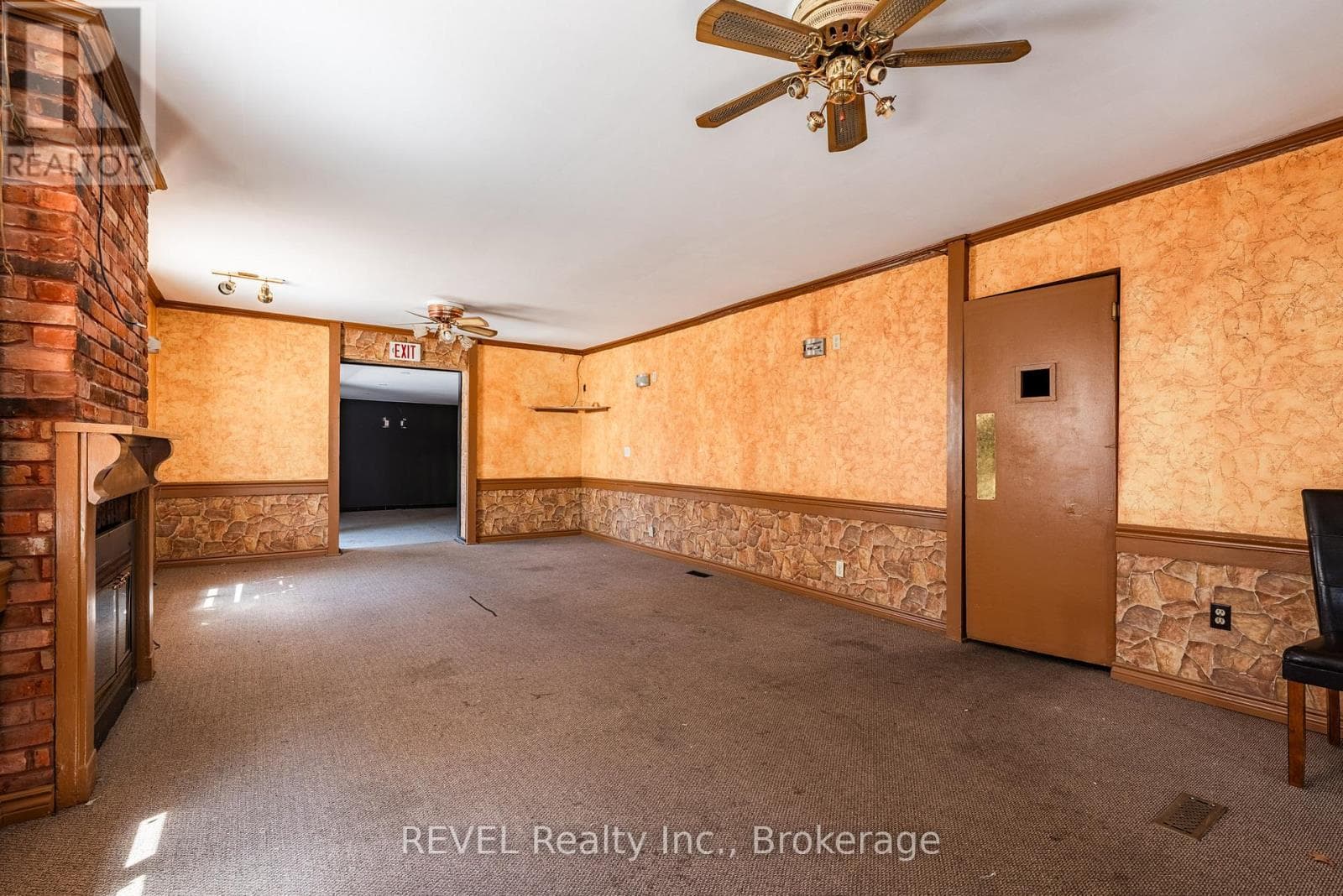 131 NIAGARA STREET photo 5