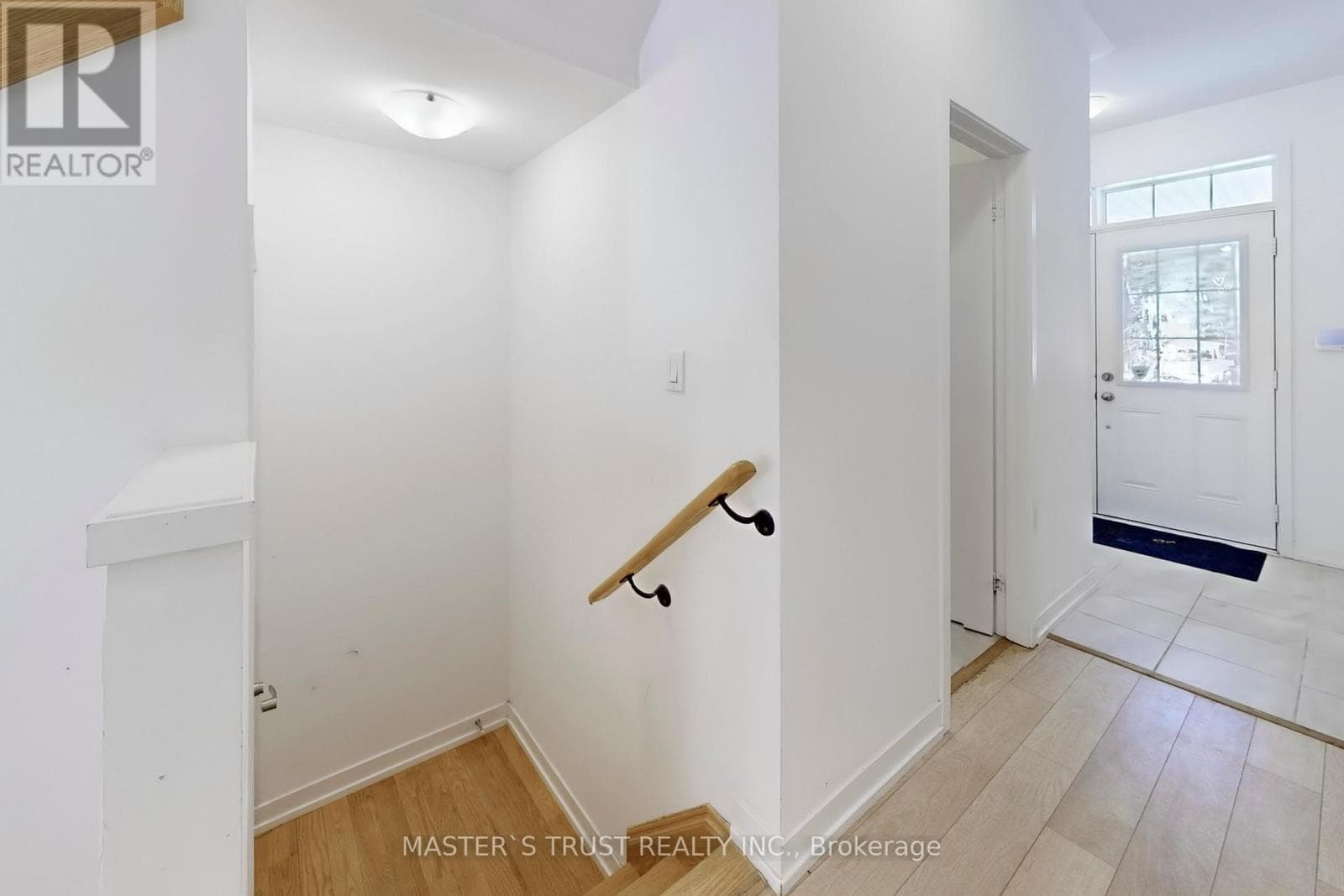 208 HARDING PARK STREET photo 2