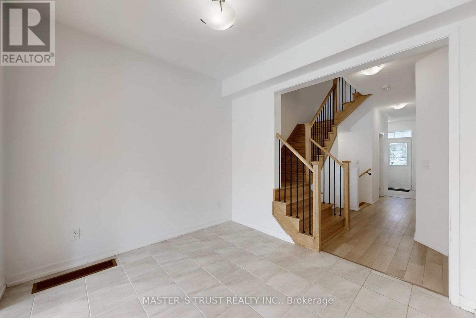 208 HARDING PARK STREET photo 3