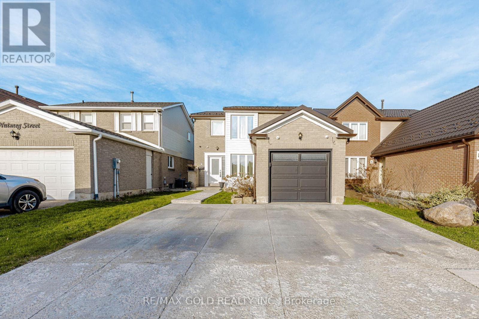 4 bed 4 bath single family at 6 NUTMEG STREET — $849,900