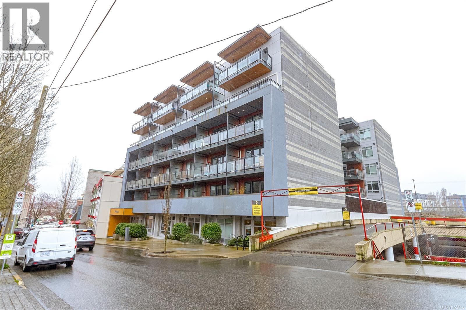 1 bed 1 bath single family at 406 91 Chapel St — $414,900