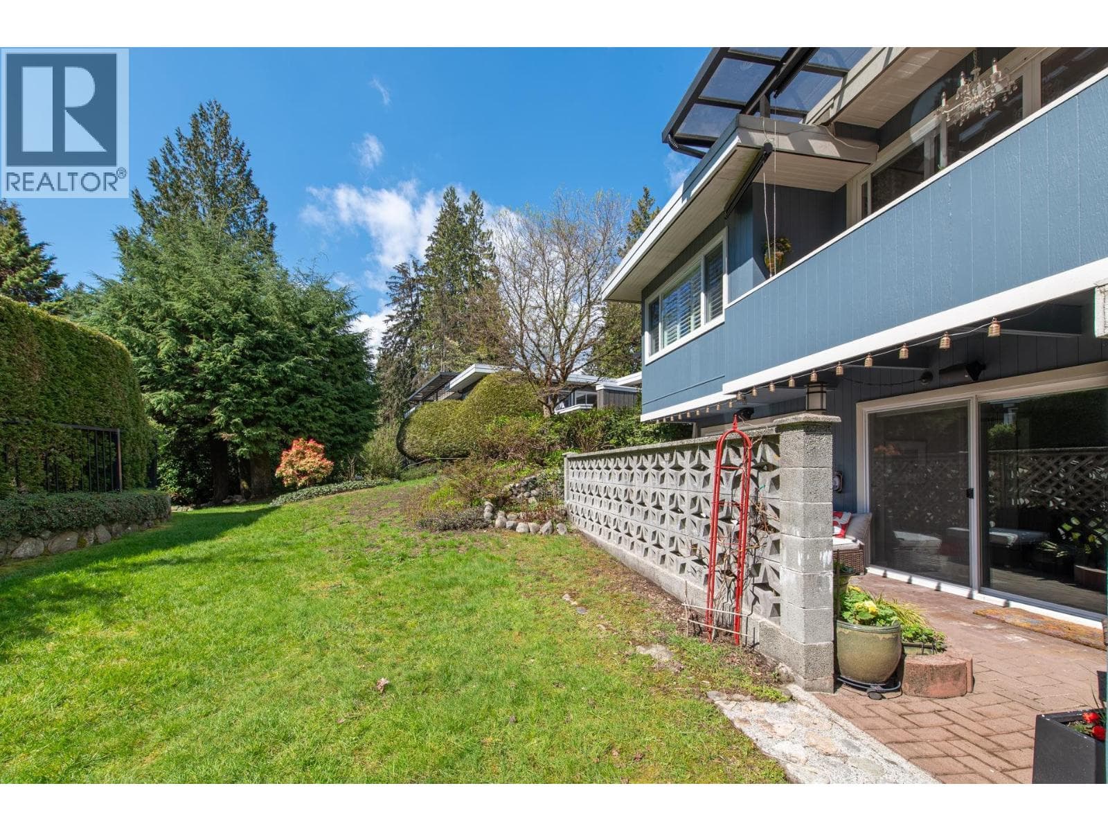 3669 EDGEMONT BOULEVARD photo 3