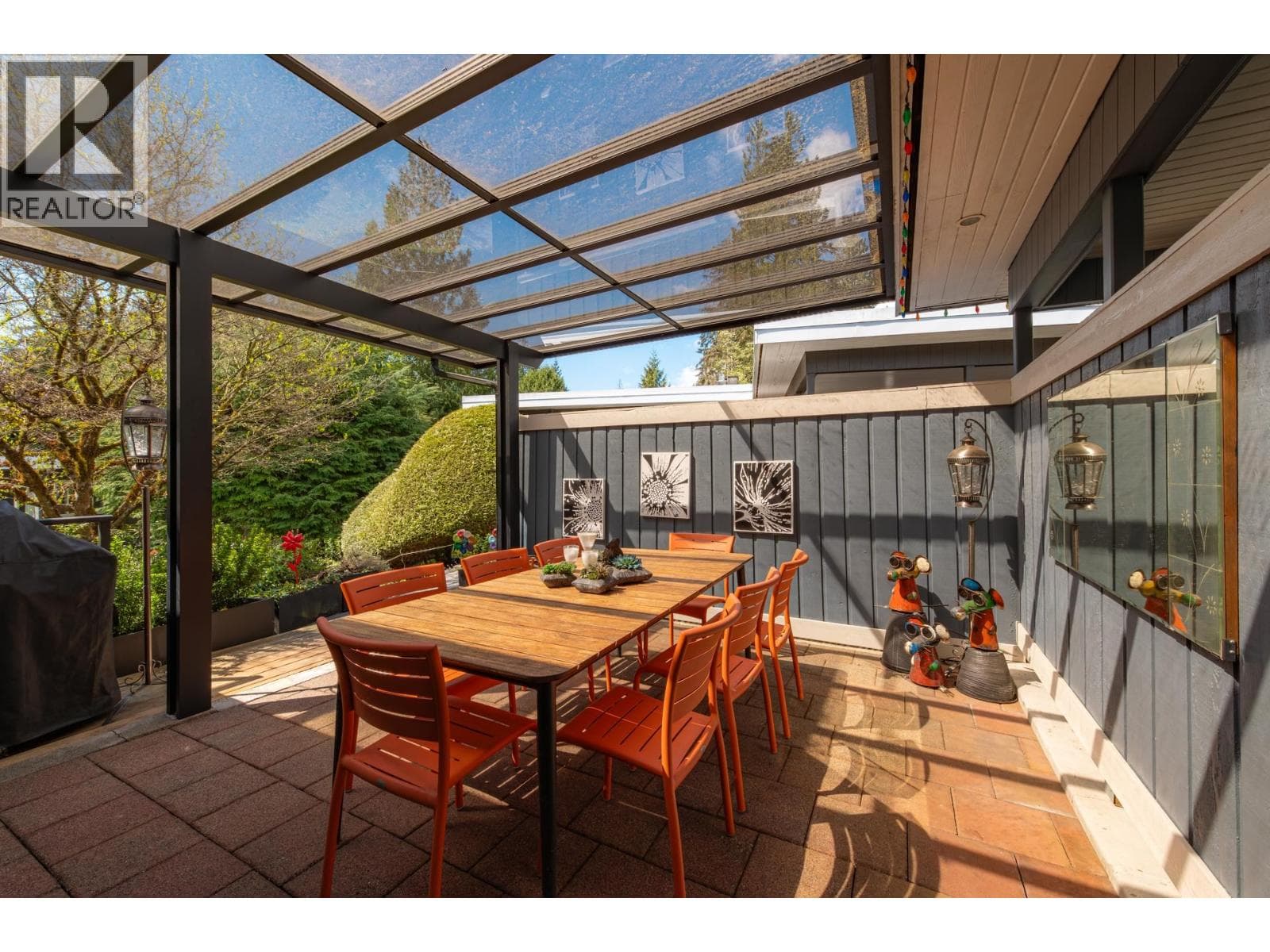 3669 EDGEMONT BOULEVARD photo 2