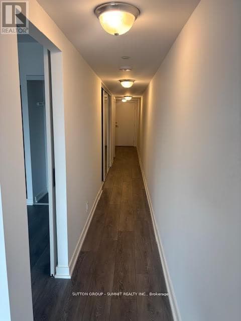 320 - 2 MANDERLEY DRIVE photo 5