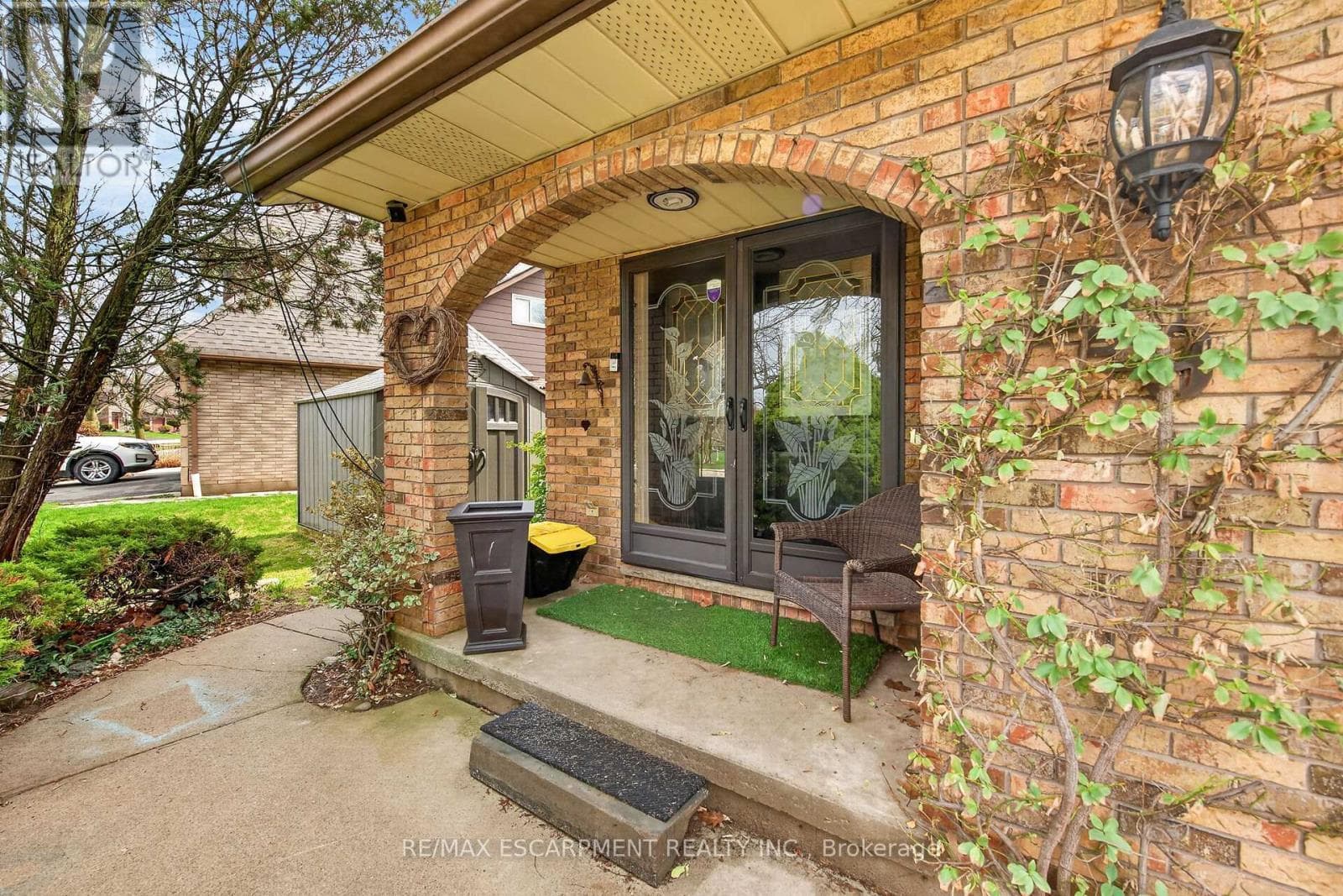 249 LLOYMINN AVENUE photo 4