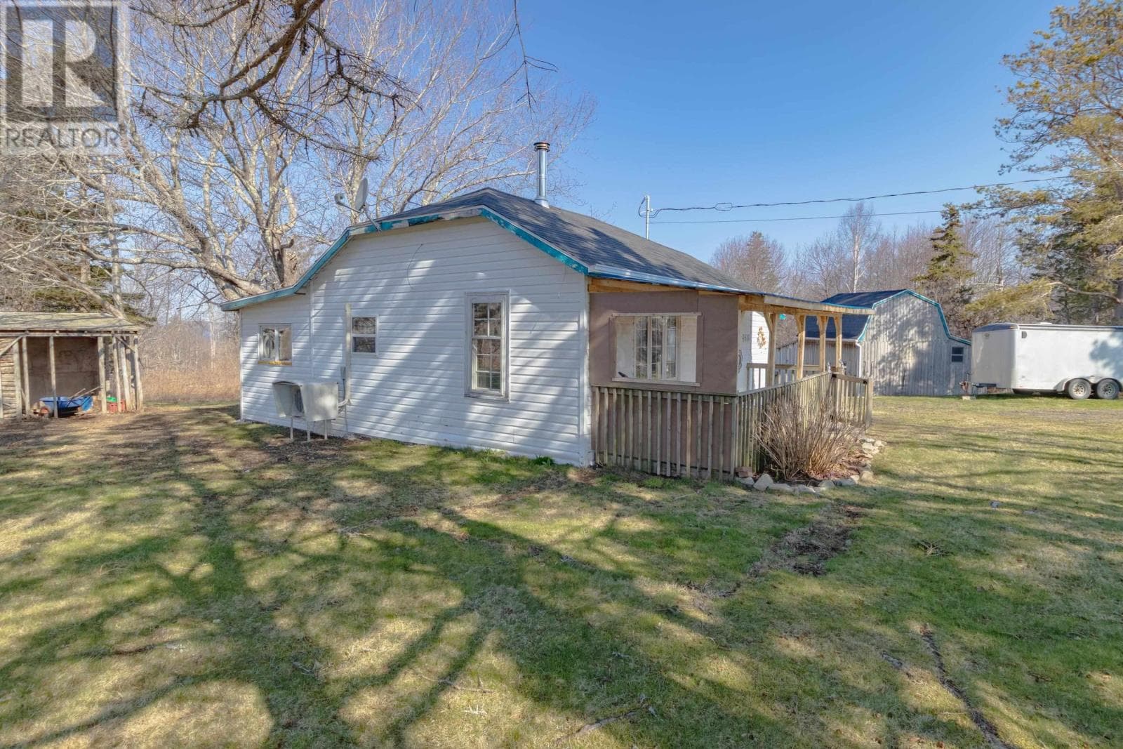 603 Fort Point Road photo 2