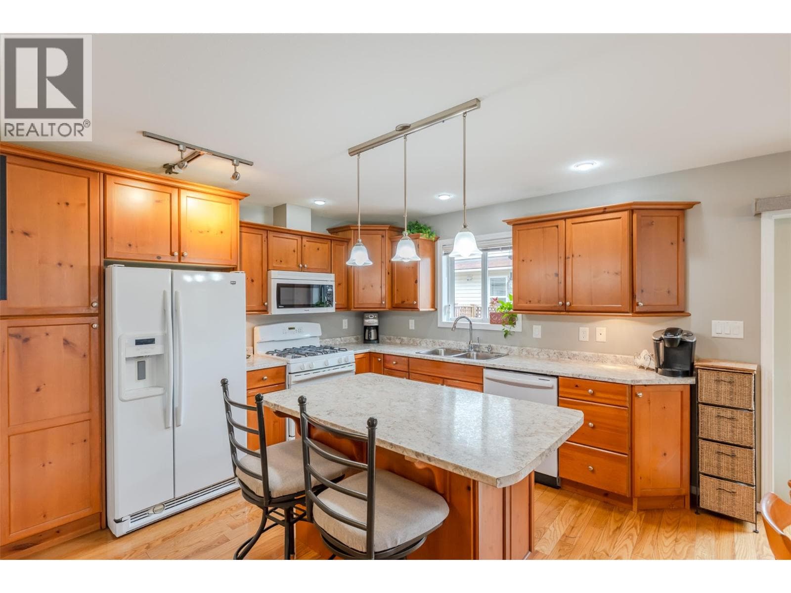 102 Regina Avenue Unit# 101 photo 2