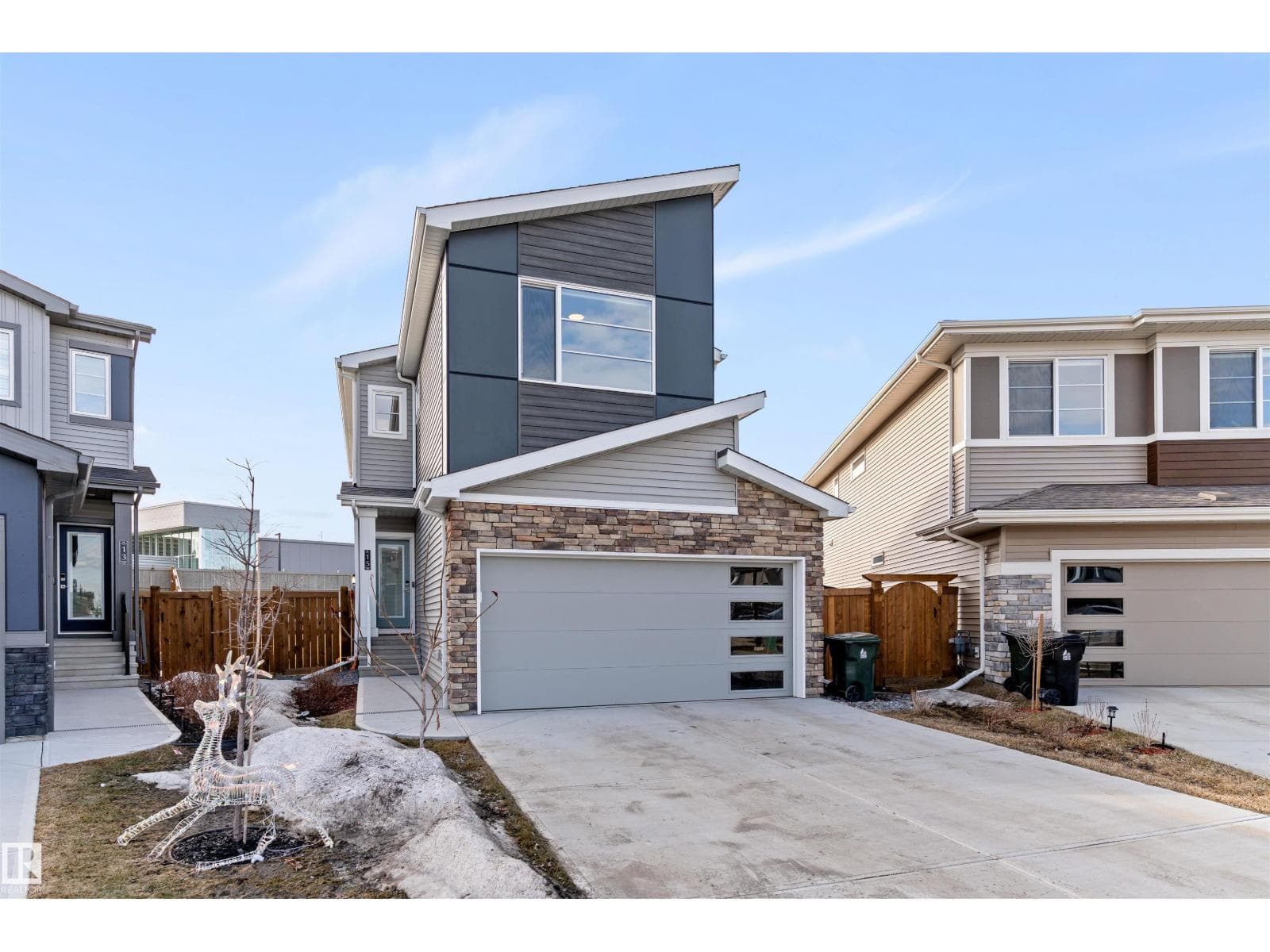 3 bed 3 bath single family at 15 GAMBEL LO — $599,000