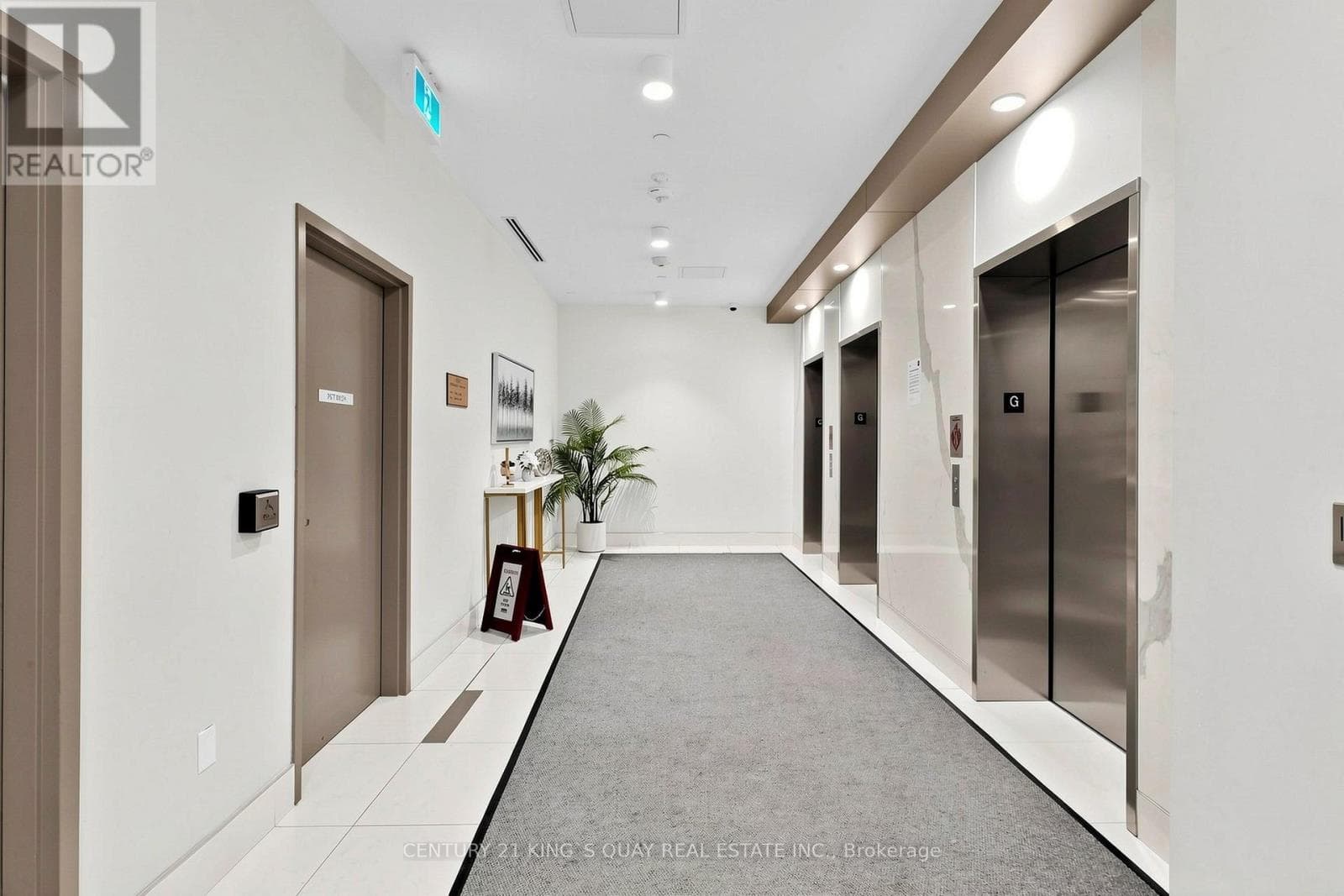 419 - 35 WATERGARDEN DRIVE photo 5