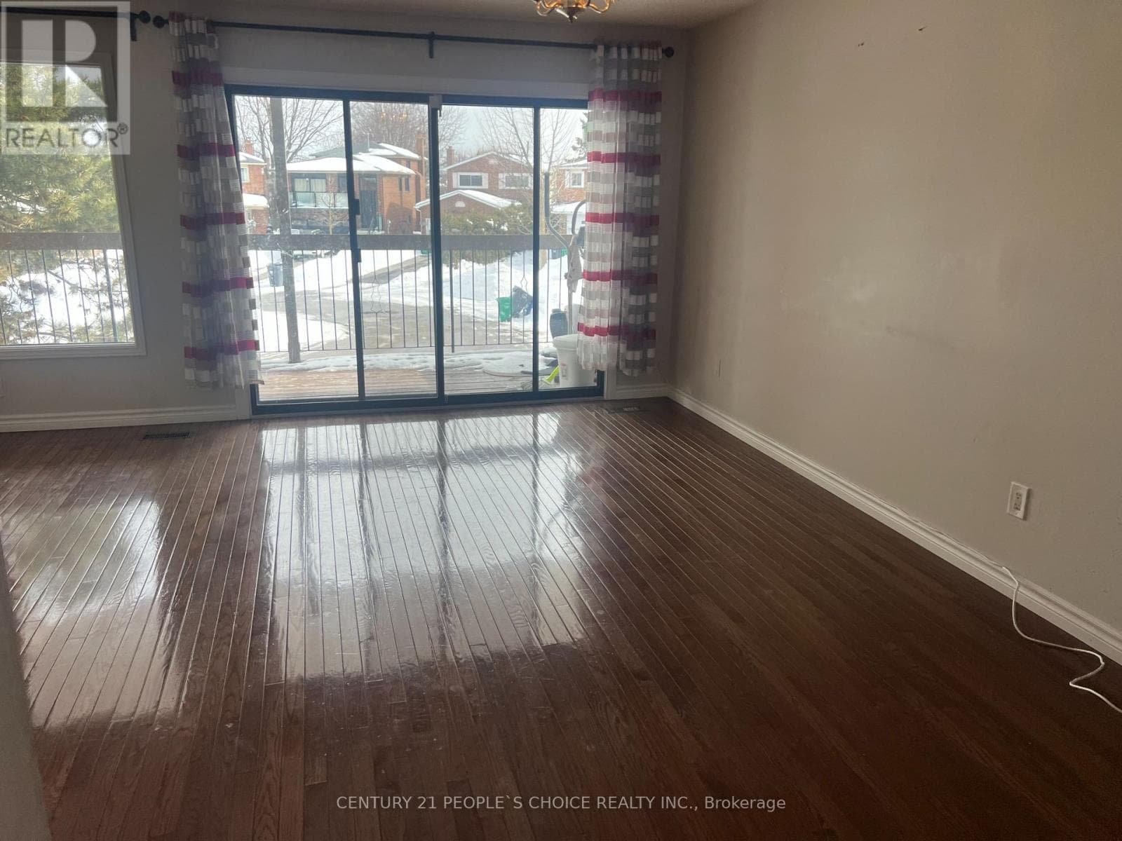 14 ALBERMARLE COURT photo 3
