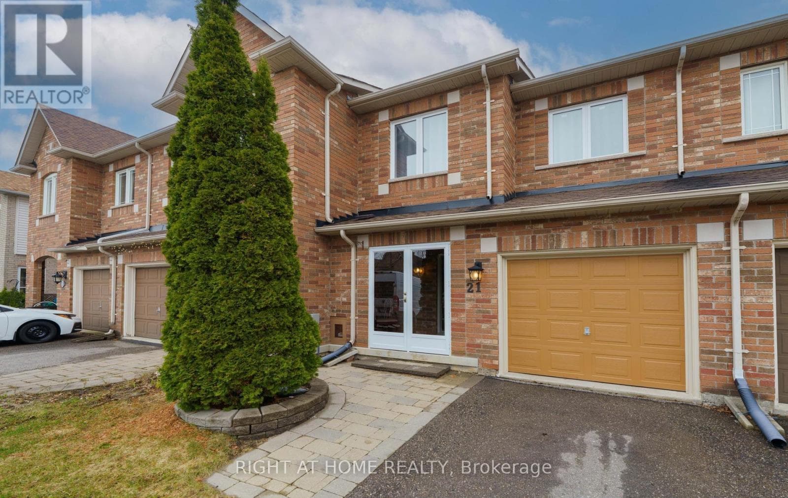 21 MARSHVIEW AVENUE photo 2