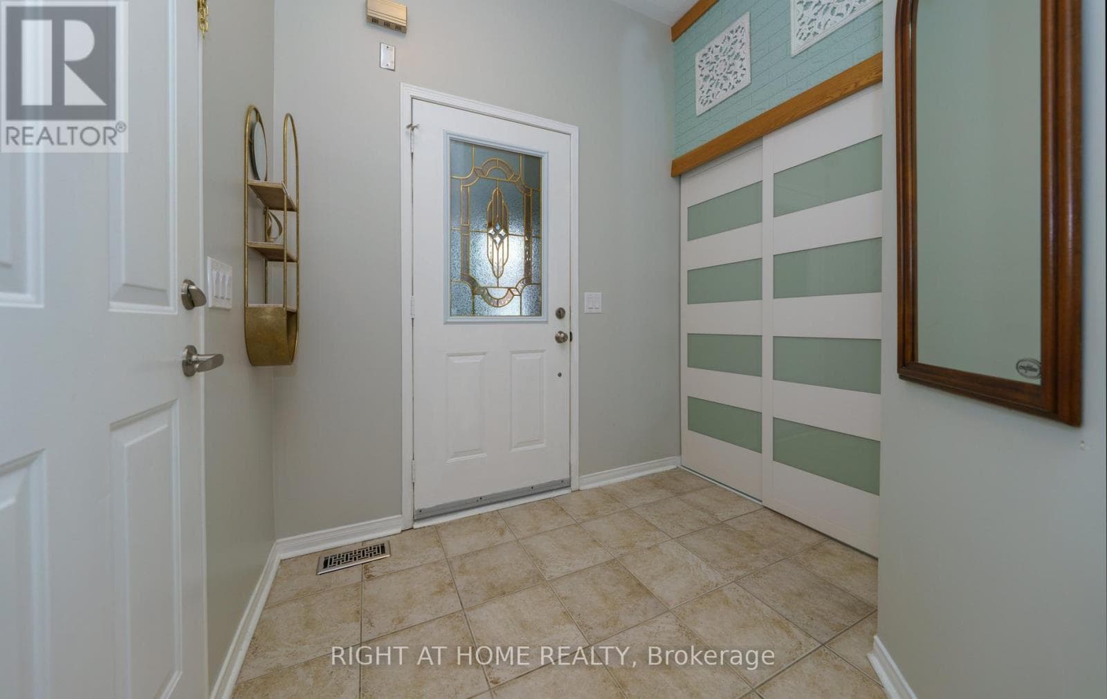 21 MARSHVIEW AVENUE photo 4