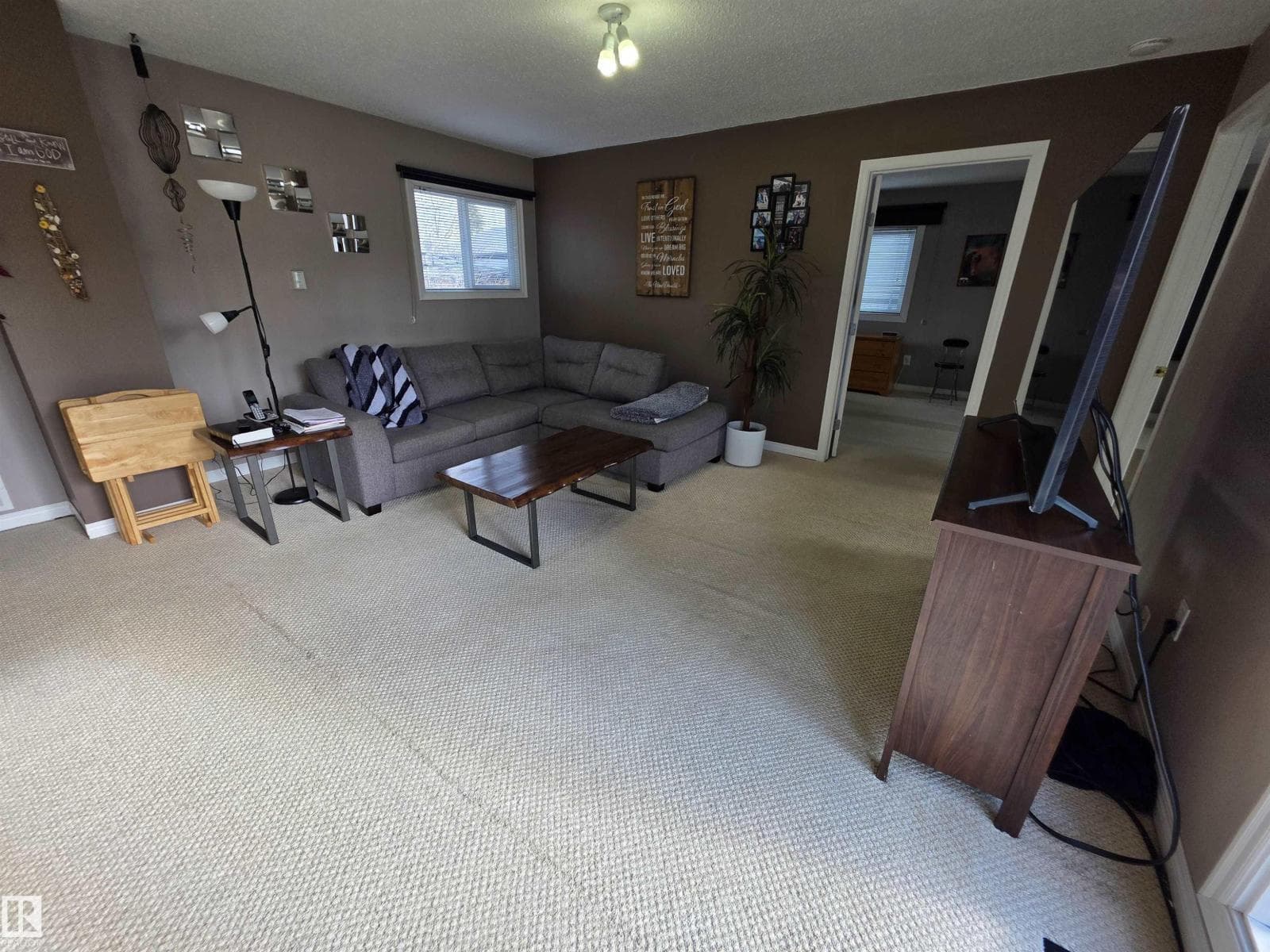 4929 53 ST photo 4