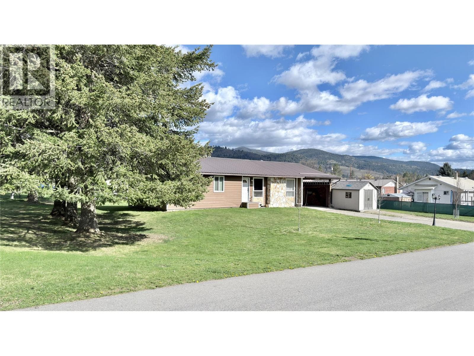 570 Eholt Street photo 4