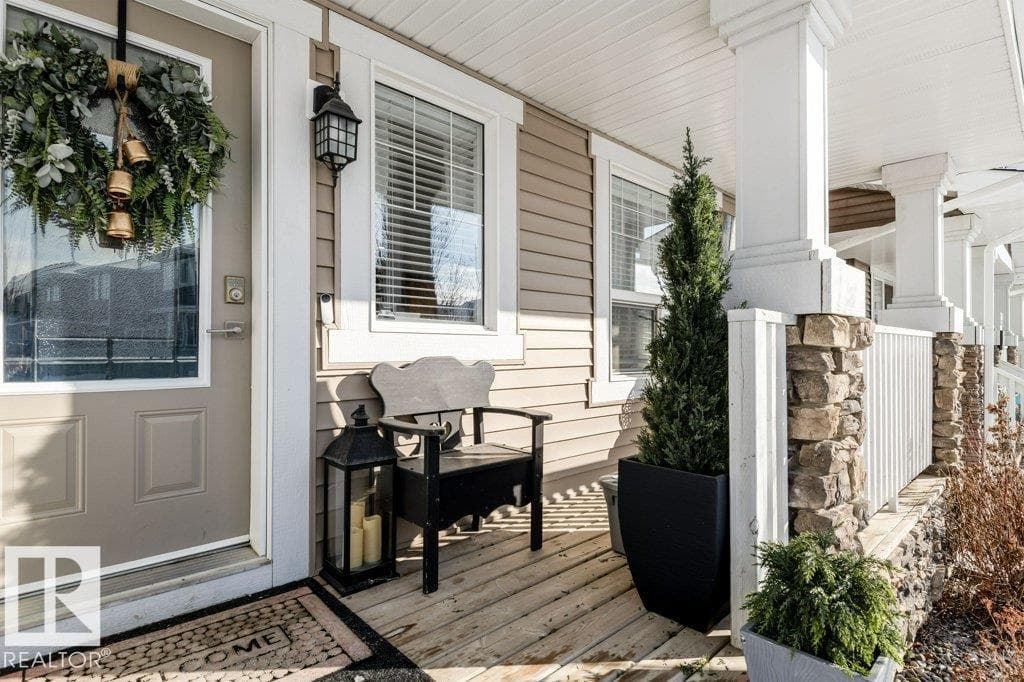 16720 15 AV SW photo 3