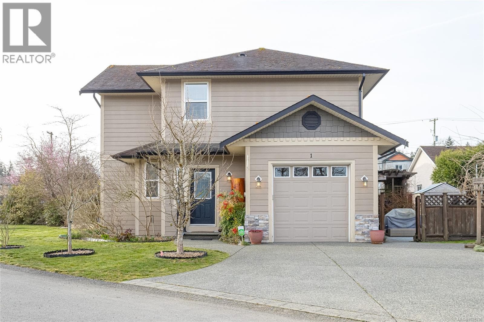 3 bed 3 bath single family at 1 3085 Sherman Rd — $699,900
