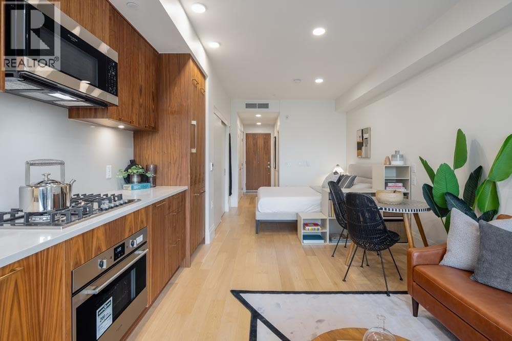 410 2550 GARDEN DRIVE photo 3