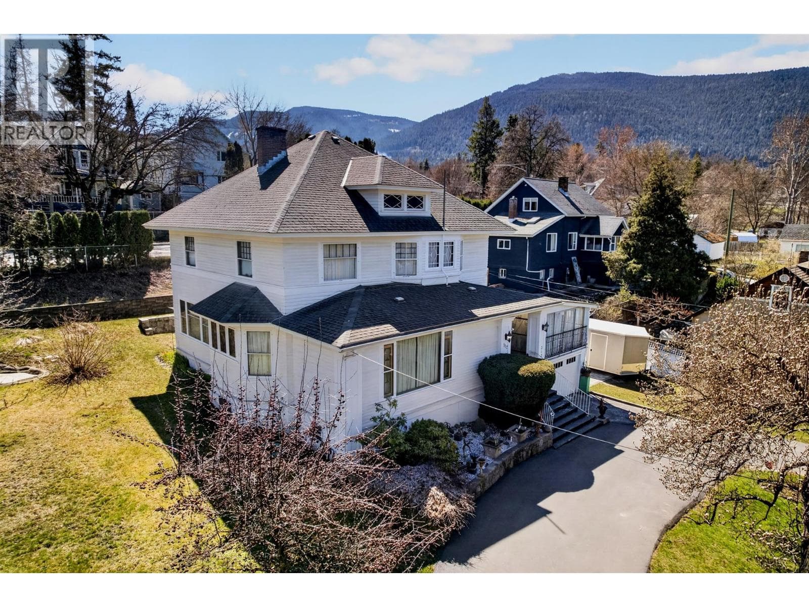 312 Latimer Street photo 3