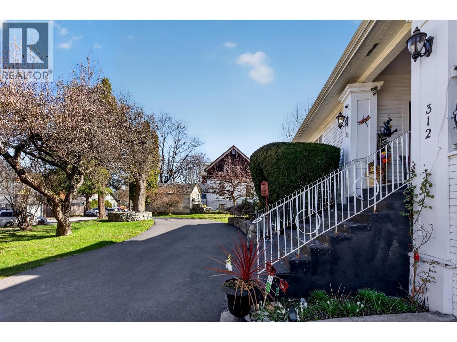 312 Latimer Street photo 5