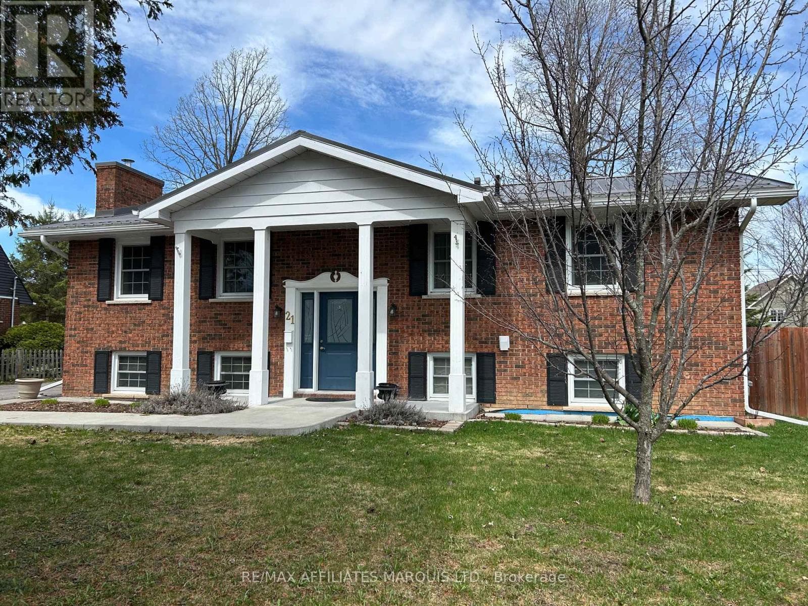 21 SPRUCE STREET photo 2
