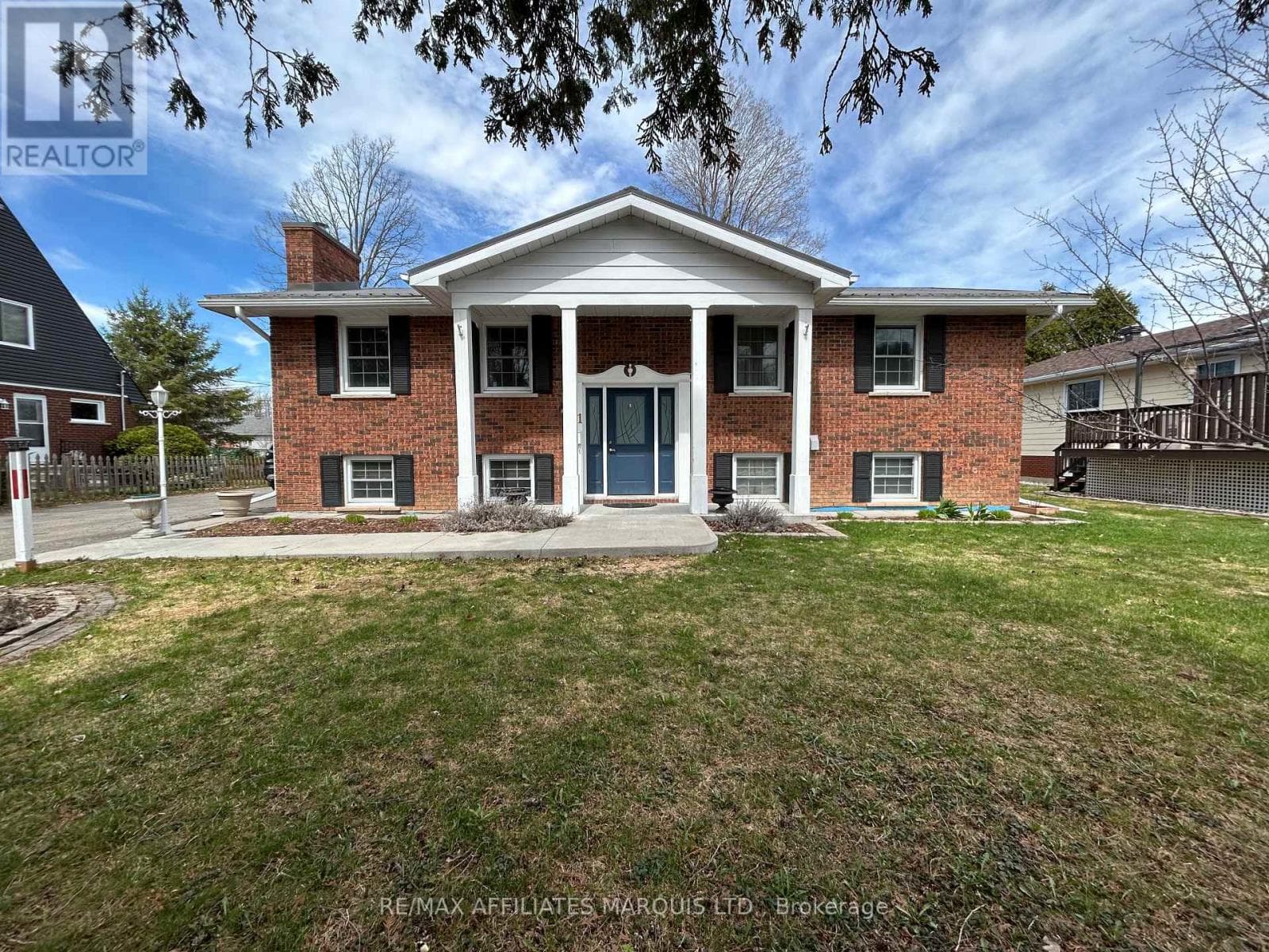 21 SPRUCE STREET photo 3