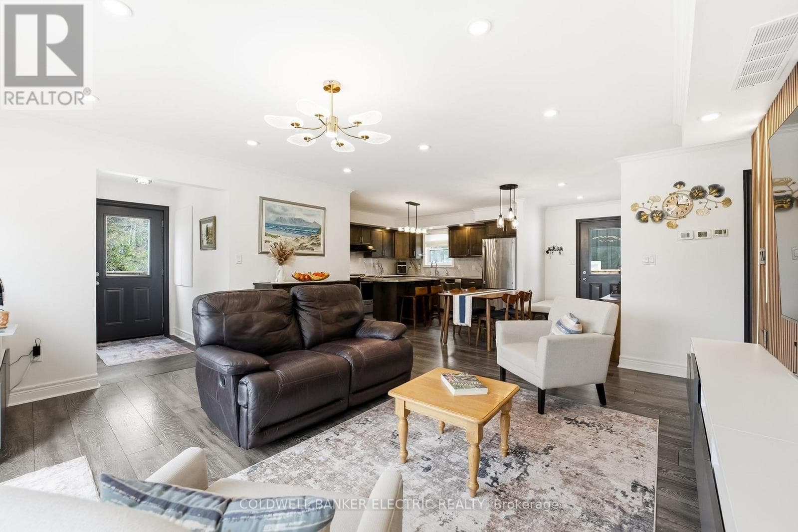 1211 GELERT ROAD photo 5