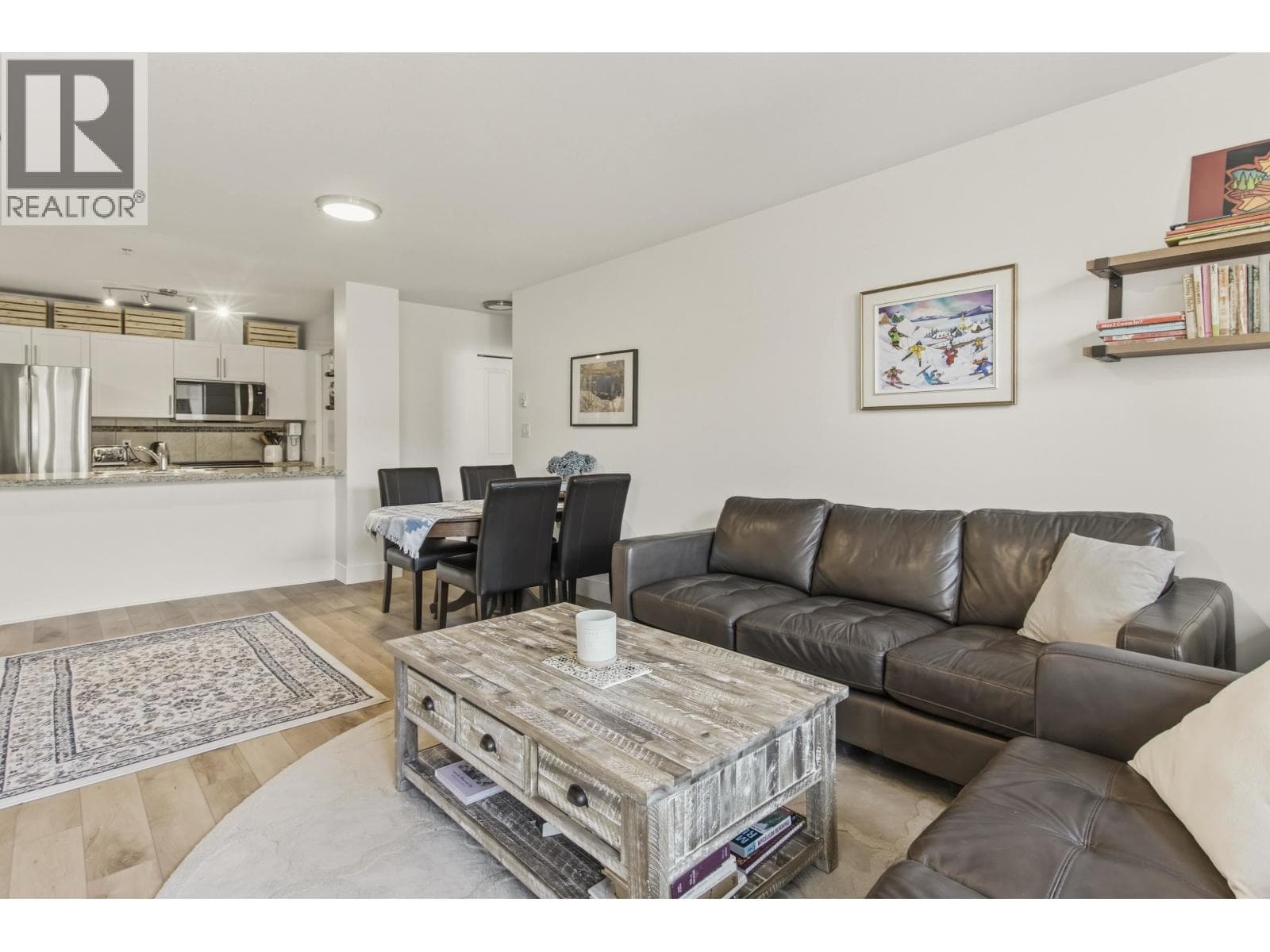 217 1211 VILLAGE GREEN WAY photo 4