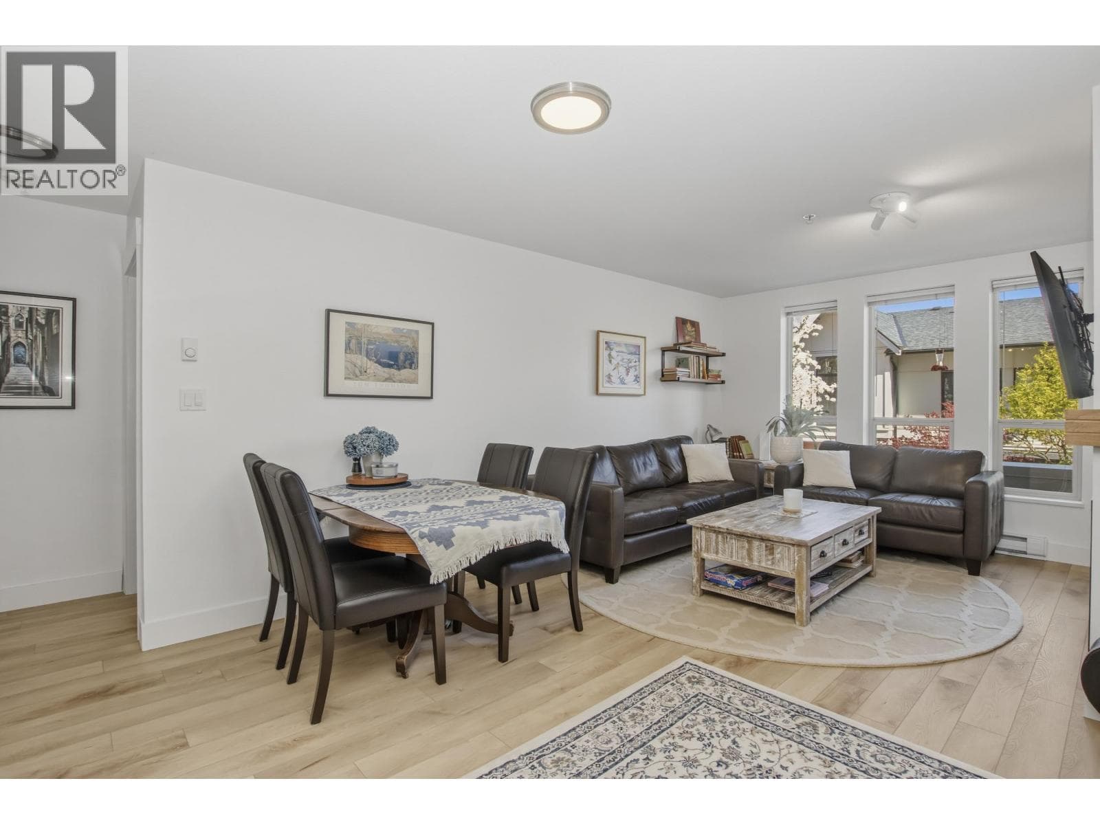 217 1211 VILLAGE GREEN WAY photo 5