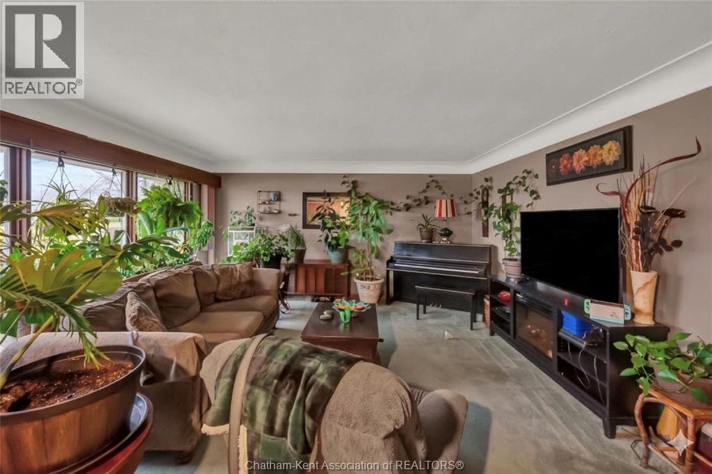 157 Little STREET South photo 5