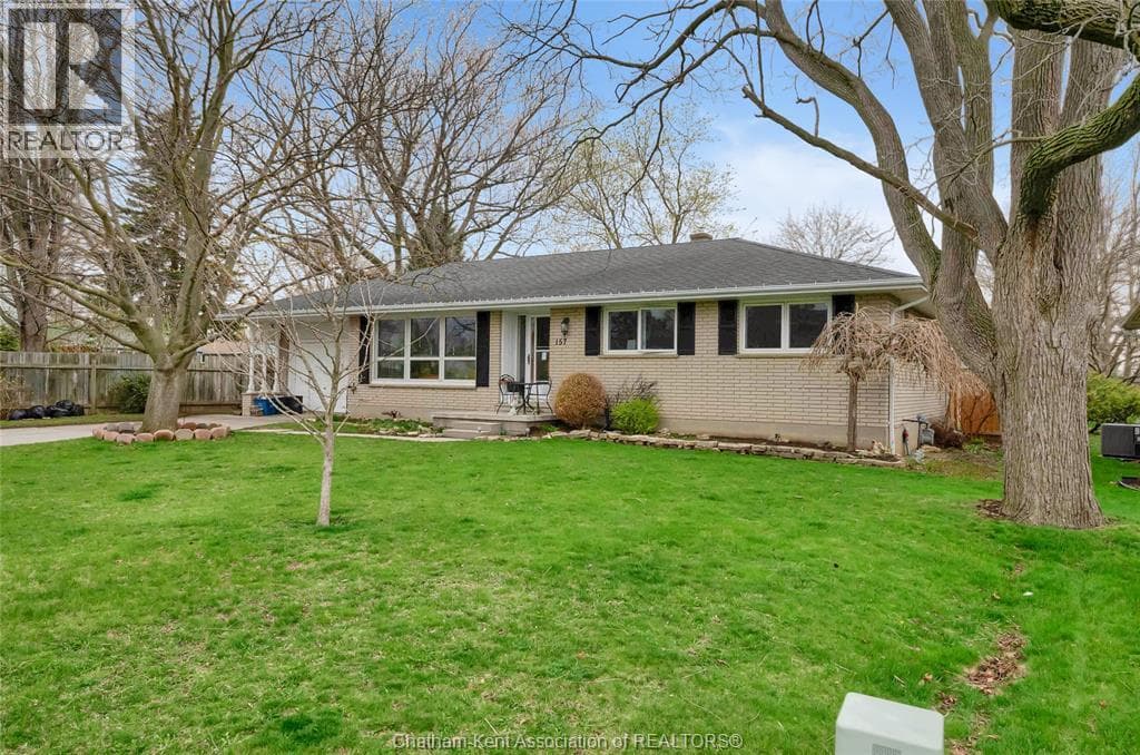 157 Little STREET South photo 2