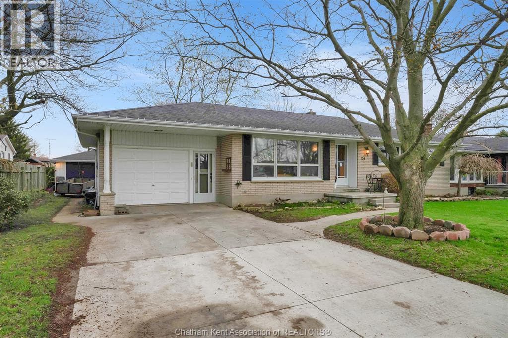 157 Little STREET South photo 3