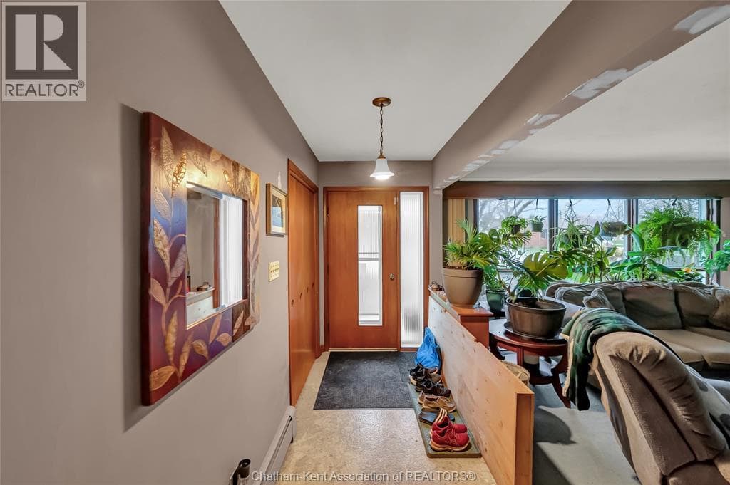157 Little STREET South photo 4