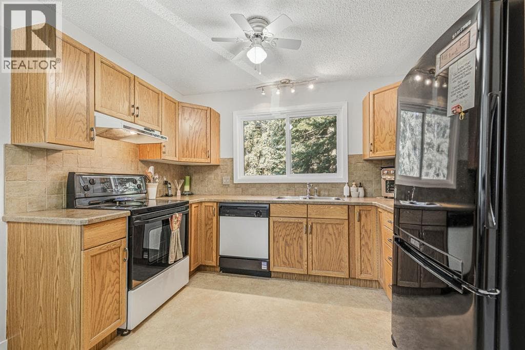 830, 3130 66 Avenue SW photo 3