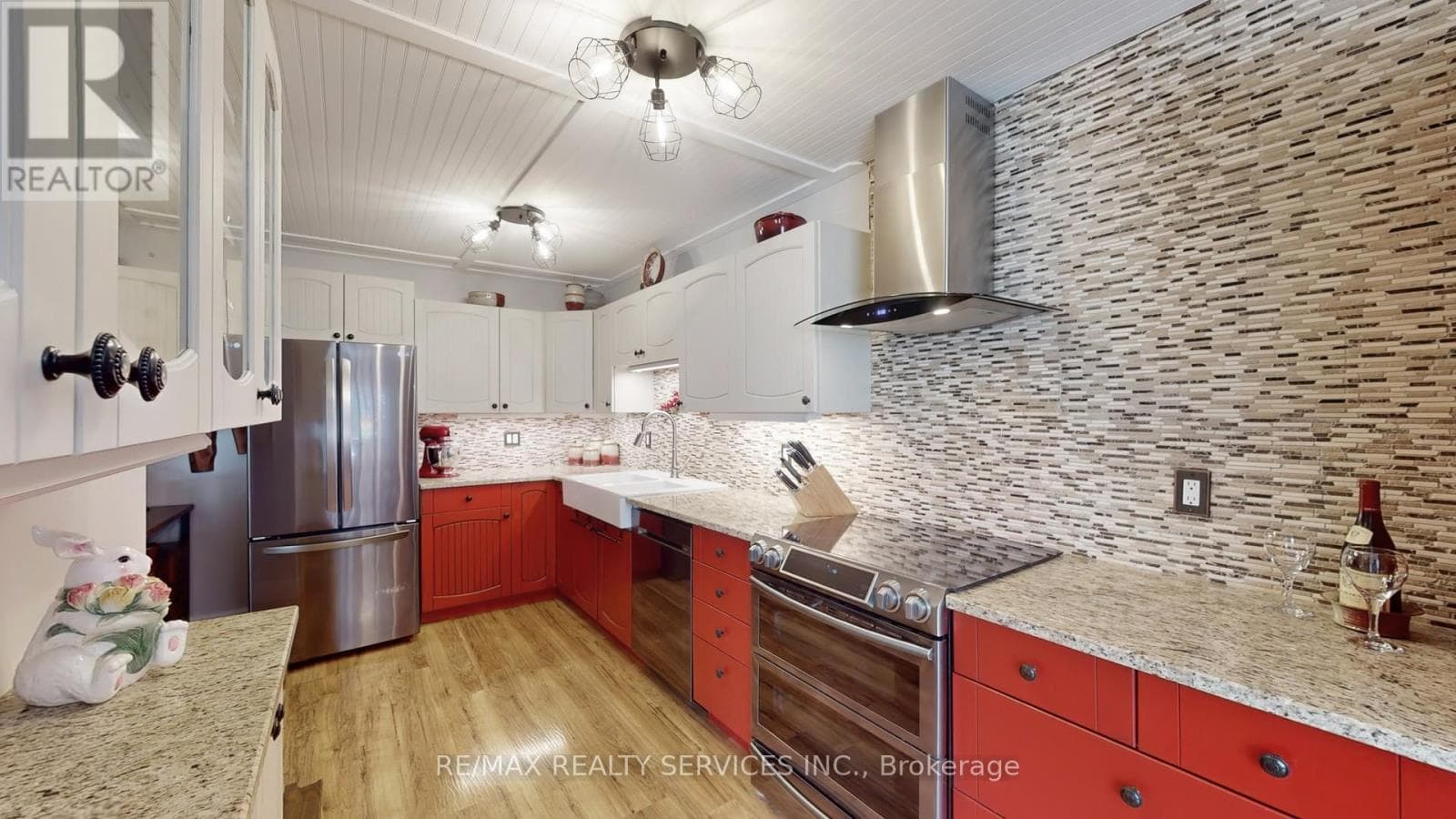 3 bed 2 bath single family at 72 CARISBROOKE COURT — $649,000