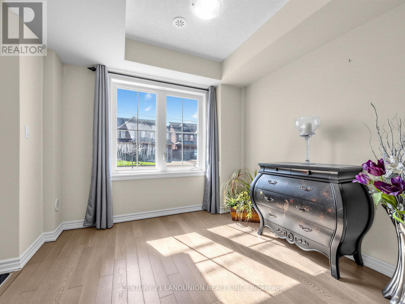 10941 VICTORIA SQUARE BOULEVARD photo 3