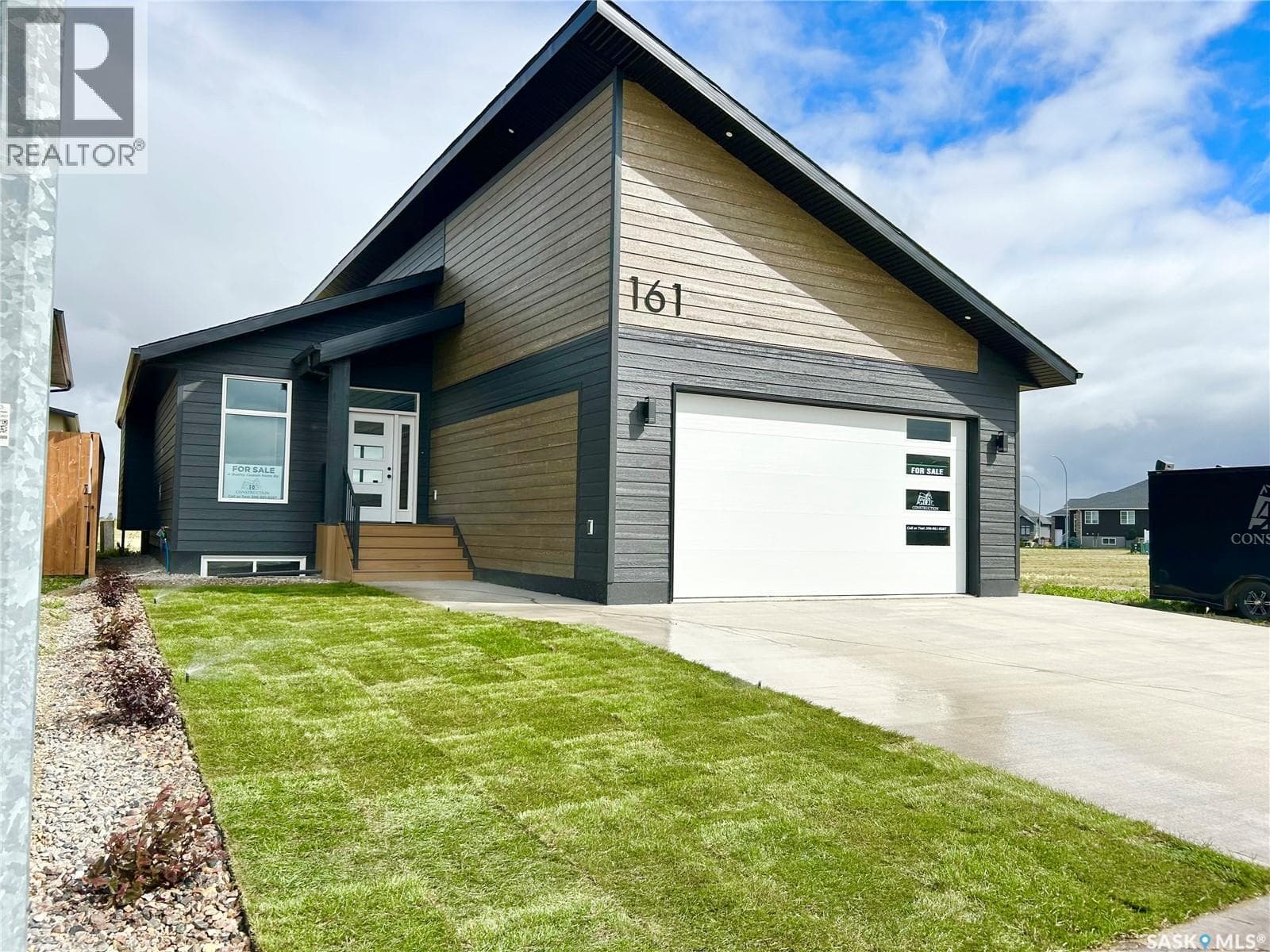 161 Delaet DRIVE